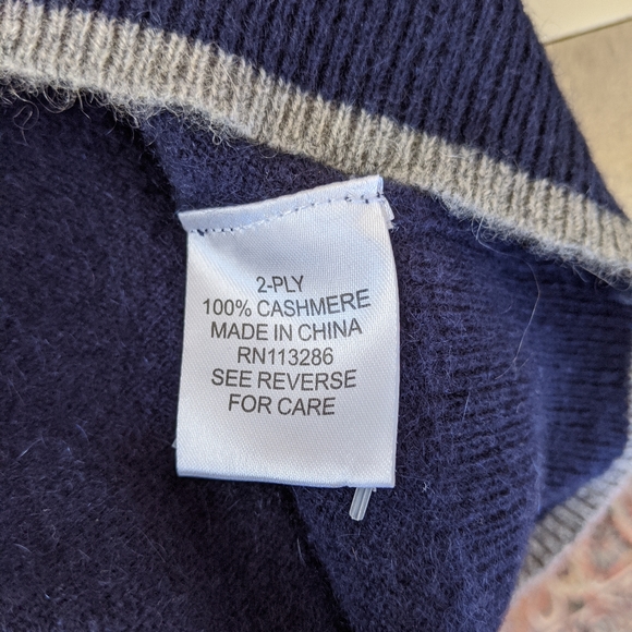 Scoop NYC Blue Cashmere V-Neck Sweater -- Men's XL - Picture 4 of 4